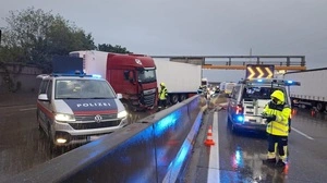 Nur Minuten nach dem Unfall trafen die Einsatzkräfte ein