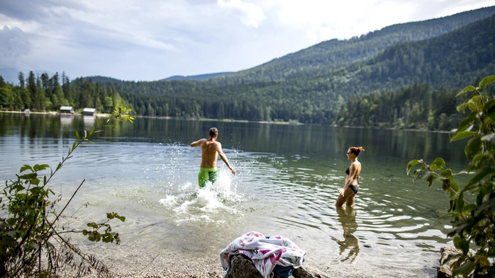 In den Seen der Steiermark (Bild) und Kärnten lässt es sich am besten der Hitze entkommen