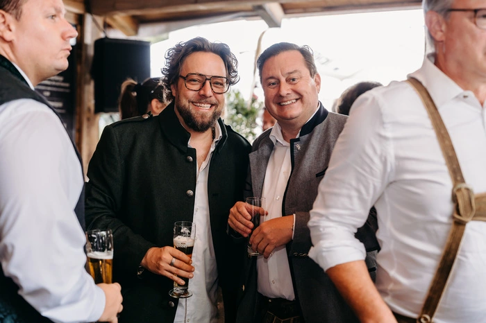 Wirtschaftsbund-Kurt Egger (r.) 