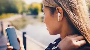 Werden Kopfhörer ständig getragen, kann das dem Ohr schaden 