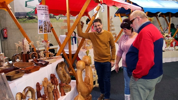 An allen drei Tagen bestens besucht war der Weihnachtsmarkt am Gelände des Freizeitzentrums in Stallhofen, der vom Sportverein Stallhofen unter Obmann Thomas Höfer und seinem Team organisiert wurde.
