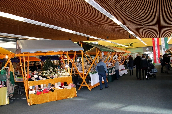 Vor allem in der gut temperierten Halle konnte man bei den über 40 Ständen schmökern, gustieren und kaufen.