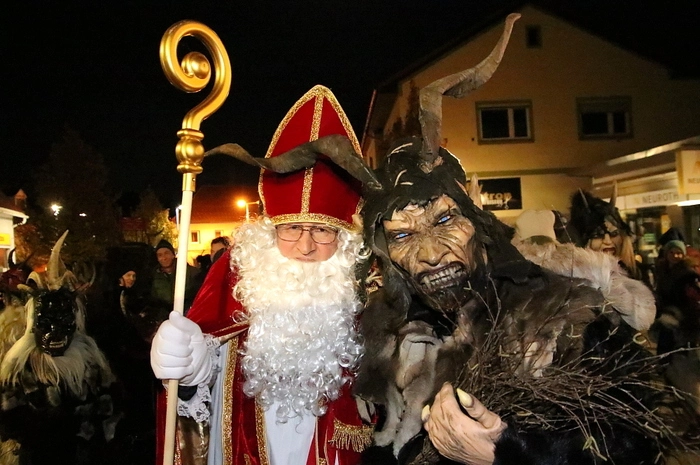 Die Feuerwehren Köflach, Piber, Graden, Salla, Rosental und Maria Lankowitz standen mit zwölf Fahrzeugen und unzähligen Feuerlöschern in Bereitschaft, das Rote Kreuz war mit 53 Kräften,16 Fahrzeugen und einer Drohne aus den Regionen Voitsberg, Graz, Graz-Umgebung und Liezen im Einsatz.