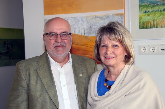 Bürgermeister Kurt Riemer begrüßte die Gäste und würdigte das Werk der in Maria Lankowitz beheimateten Künstlerin.