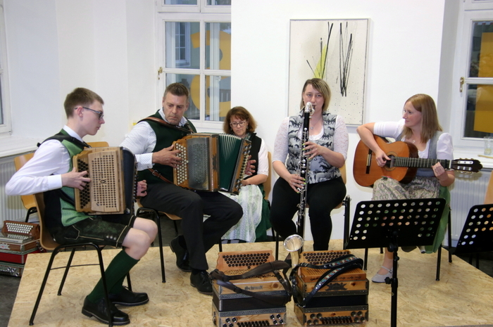 Musikalisch begleitet wurde er von verschiedenen Ensembles der Musikschule Köflach, der Köflacher Streich und der Familienmusik Gspurning. 
