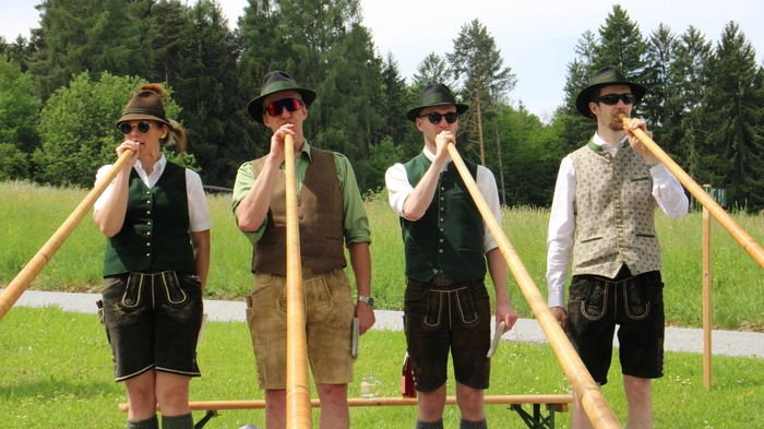 Zahlreiche Musikanten, Sänger, Volkstänzer und Kunsthandwerker begeisterten am Sonntag hunderte Besucherinnen und Besucher.
