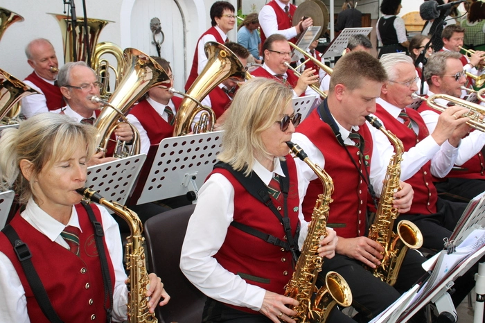 Beim Live-Frühschoppen des ORF Steiermark spielten der Musikverein Ligist-Krottendorf, der Singkreis Ligist und die Ligister Schülcherleitnmusi auf.