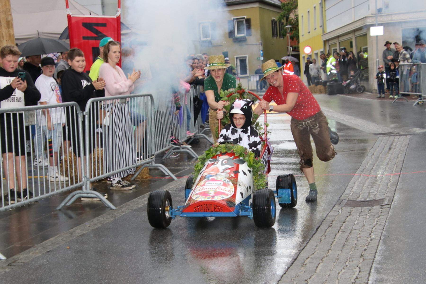 Köflach: Grand-Prix-Stimmung beim Seifenkistenrennen in der Innenstadt