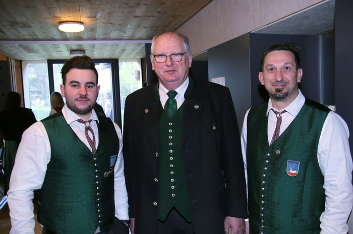 Obmann Hiebl freute sich, auch Bürgermeister Johann Schmid und seinen Vize Markus Prettenthaler sowie Bezirkskapellmeister Andreas Angerer willkommen zu heißen.
