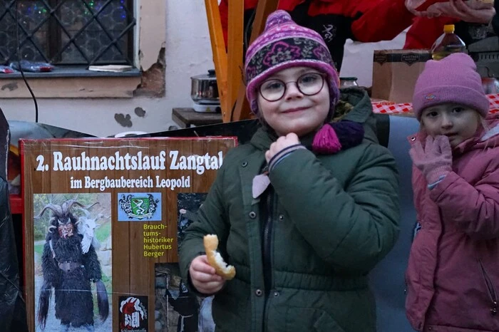 Der nächste Programmpunkt des Voitsberger Advents findet am Sonntag, dem 17. Dezemer, in den Stadtsälen statt. Das Altsteirer Trio Lemmerer, die Liebochtaler Tanzgeiger, das Bleiberger Männerquartett und das Kärntner Doppelsextett unterhalten. Paul Reicher wird die Veranstaltung moderieren.
