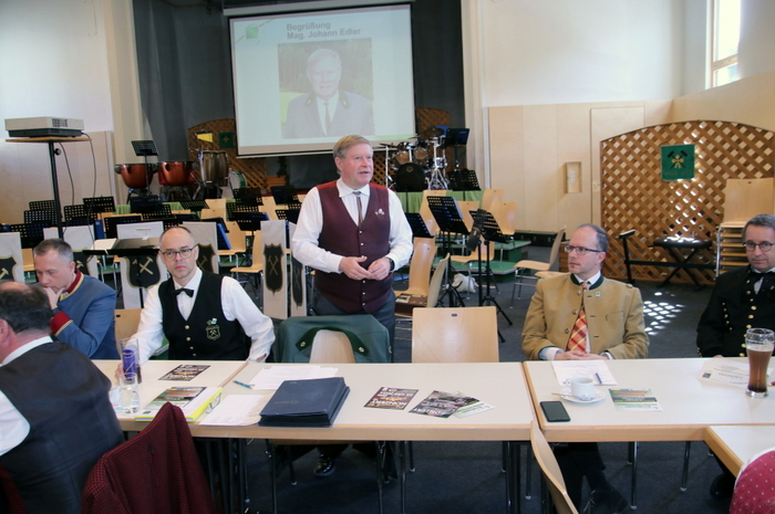 Dem Bezirksverband gehören 23 Musikkapellen mit 989 aktiven Mitgliedern, davon 372 weibliche, an. Auch die Jugend ist stark vertreten, 387 der Aktiven sind unter 30 Jahre alt. Insgesamt wurden 861 Proben abgehalten.