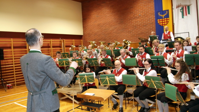 Die Marktmusikkapelle „Erzherzog Johann“ Edelschrott lud am Ostersonntag zum bereits 60. Wunschkonzert in den Kultursaal, der voll besetzt war.