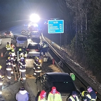 Gleich sieben Fahrzeuge verunfallten am Dienstag auf der A2 bei Schäffern
