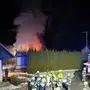 70 Feuerwehrkräfte standen am Sonntagabend im Einsatz und konnten den Vollbrand rasch löschen