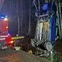 Die Freiwillige Feuerwehr barg den Wagen aus dem Bach