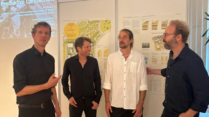 Technologiepark-Architekten Fabian Wallmüller, Ulrich Hagen, Florian Absmanner und Christoph Hinterreiter (von links) bei der Präsentation