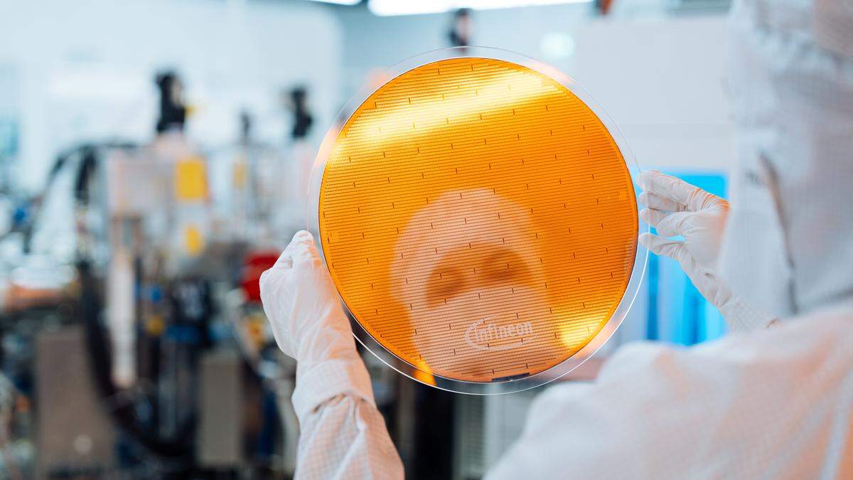 Die ultradünnen Silizium-Wafer sind mit 20 Mikrometern halb so dick wie die derzeit modernsten Wafer mit 40-60 Mikrometern