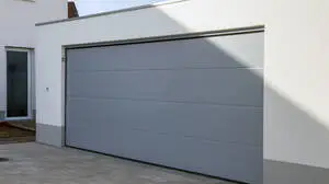 DSA Door Systems fertigt Garagentore für Industrie und Private (Sujetbild, kein Produkt von DSA)