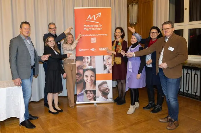 Das Projektteam mit Sara Schaar und Peter Wedenig (rechts) beim Auftakt