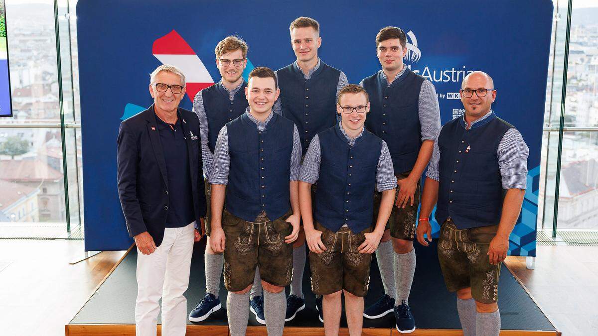 SkillsAustria-Präsident Josef Herk, das Kärntner Quintett Georg Kelih, Simon Wieland, Florian Napetschnig, Florian Dörfler und Dominik Ruhdorfer, mit Chefkoordinator  Jürgen Kraft