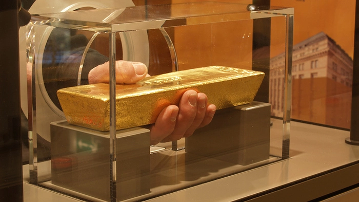 Goldbarren zum Angreifen und Aufheben