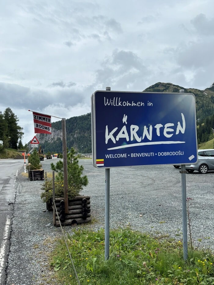 Willkommensschild am Nassfeld/Passo die Pramollo