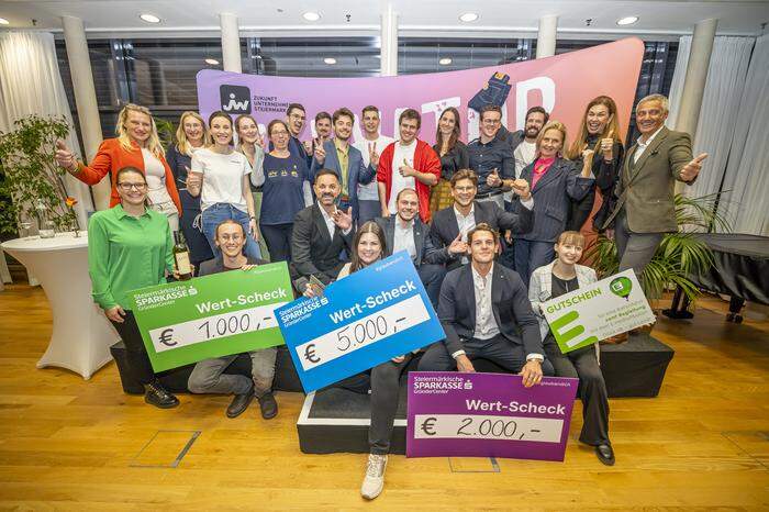 Gewinner, Finalteilnehmer und Jury des Elevator Pitch 2024