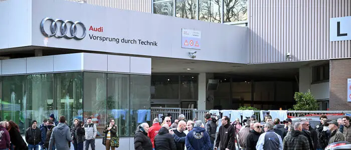 Audi (ein Bild des einstigen Standorts in Brüssel) will Beschäftigte verleihen