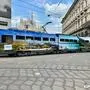 Kärnten Werbung auf einer Straßenbahn in Mailand. „Nicht nur ein Tapetenwechsel“