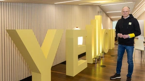 Post-Generaldirektor Walter Oblin beim Launch von Yelllow, dem neuen Mobilfunk-Paket der Post