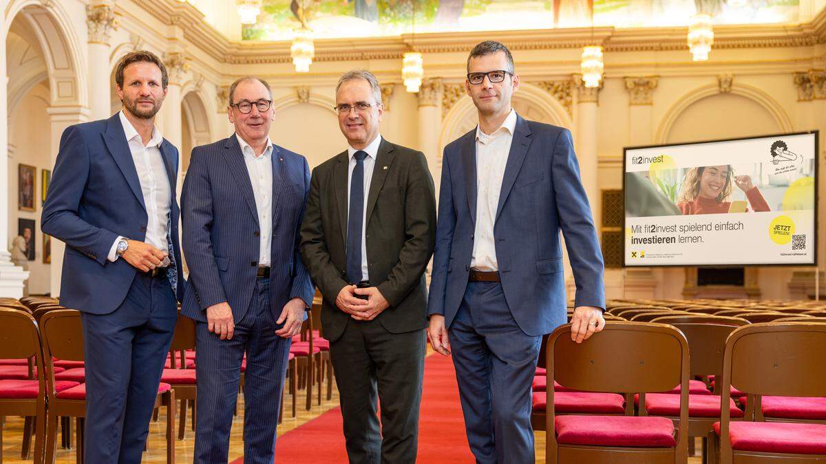 Roland Roitner (RLB), RLB-Chef Martin Schaller, Uni-Rektor Peter Riedler und Stefan Palan (Uni)