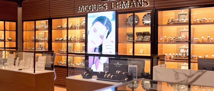 Jacques Lemans-Geschäft in Accra. „Von dort aus geht es weiter“