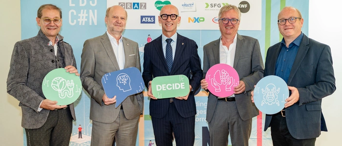 Robert Gfrerer (Silicon Alps Cluster), Stefan Rohringer (Infineon), Landesrat Willibald Ehrenhöfer, Wolfgang Steinbauer (NXP) und Hannes Voraberger (AT&S)