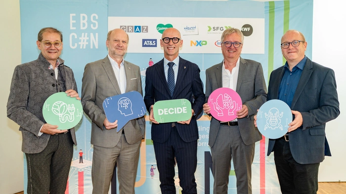 Robert Gfrerer (Silicon Alps Cluster), Stefan Rohringer (Infineon), Landesrat Willibald Ehrenhöfer, Wolfgang Steinbauer (NXP) und Hannes Voraberger (AT&S)