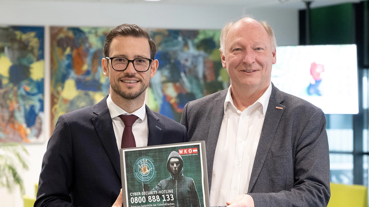 Wirtschaftslandesrat Sebastian Schuschnig und Martin Zandonella, Obmann der Fachgruppe UBIT in der Wirtschaftskammer Kärnten | Wirtschaftslandesrat Sebastian Schuschnig und Martin Zandonella, Obmann der Fachgruppe UBIT in der Wirtschaftskammer Kärnten