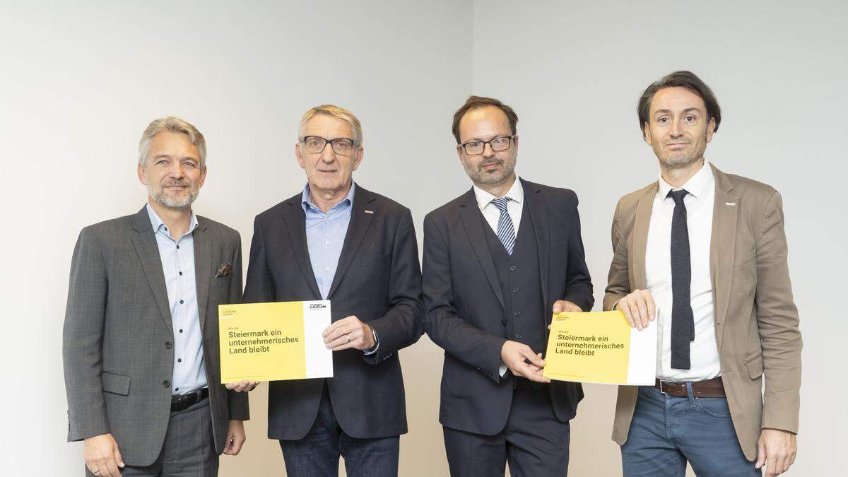 Suchen Lösungsansätze: Thomas Krautzer (KF-Uni), WK-Präsident Josef Herk, Eric Kirschner (Joanneum Research), Ewald Verhounig (Institut für Wirtschafts- und Standortentwicklung)