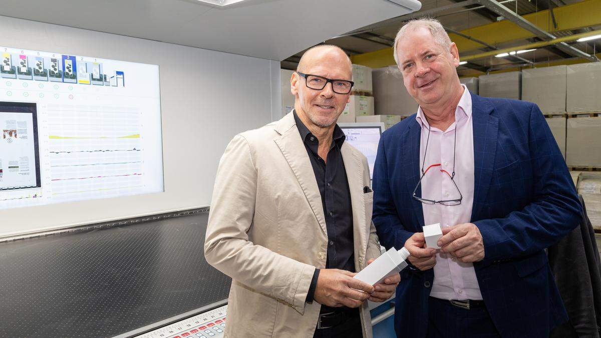 Georg Brandstätter (Cellstar) und Roland Schachner (Styriaprint) mit dem Refill-System