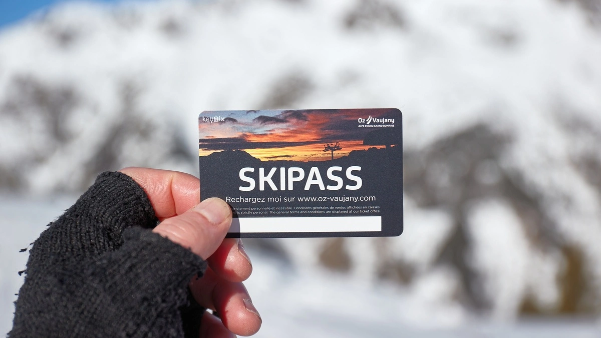 Für die lokale Bevölkerung in den EU-Regionen müsse es, so der EU-Tourismuskommissar,  jedenfalls unbedingt möglich sein, dass sie beispielsweise „regelmäßig Ski fahren gehen kann“ 