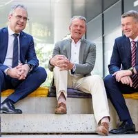 Präsentierten den iHub Graz, die „gemeinsame Transfergesellschaft für Spitzen-Spin-offs“: (v.l.) Peter Riedler, Rektor der Universität Graz, Alexander Rosenkranz, Vizerektor der Med Uni Graz, und Horst Bischof, Rektor der TU Graz