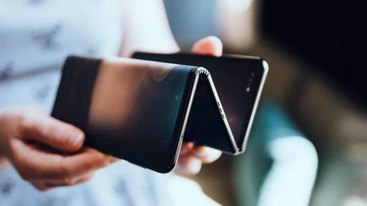 TCL zeigte schon einen Prototyp eines doppelt faltbaren Smartphones