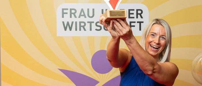 Birgit Lackner ist als Finanzexpertin tätig