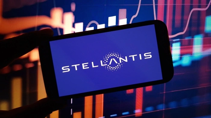 Stellantis hatte im Juli für das erste Halbjahr 2025 einen Milliardenverlust gemeldet und dabei unter anderem auf die US-Zollpolitik verwiesen
