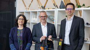 In 3D-Druck-Workshops bringen Sara Carniello, Mathias Brandstötter und Arko Steinwender (von links) ihre Expertise aus der Forschung ein